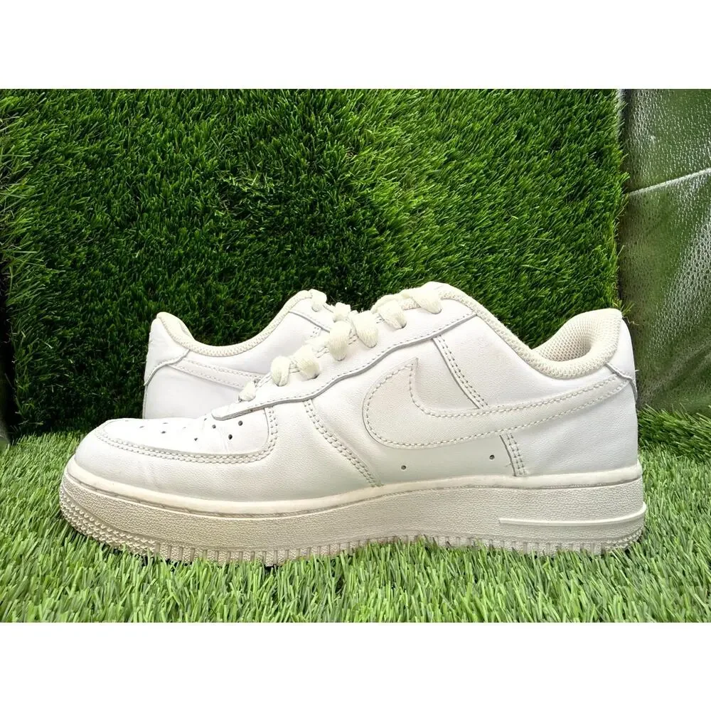 Nike Air Force 1 '07 DD8959-100 Athletic Sneaker Women's 7 White Leather Sports